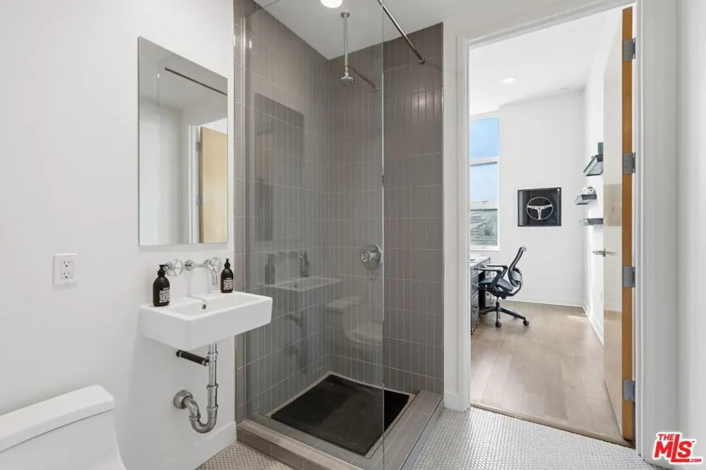 4080 Glencoe Avenue #317 Marina del Rey, CA 90292
