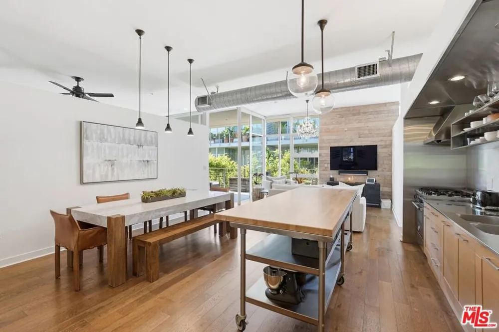 4080 Glencoe Avenue #317 Marina del Rey, CA 90292
