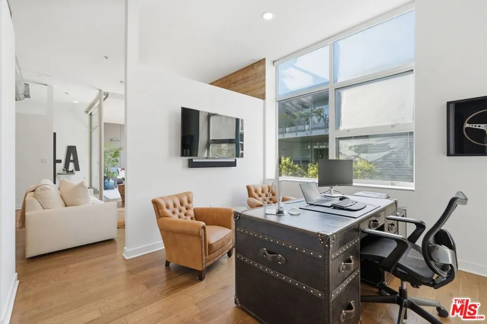 4080 Glencoe Avenue #317 Marina del Rey, CA 90292