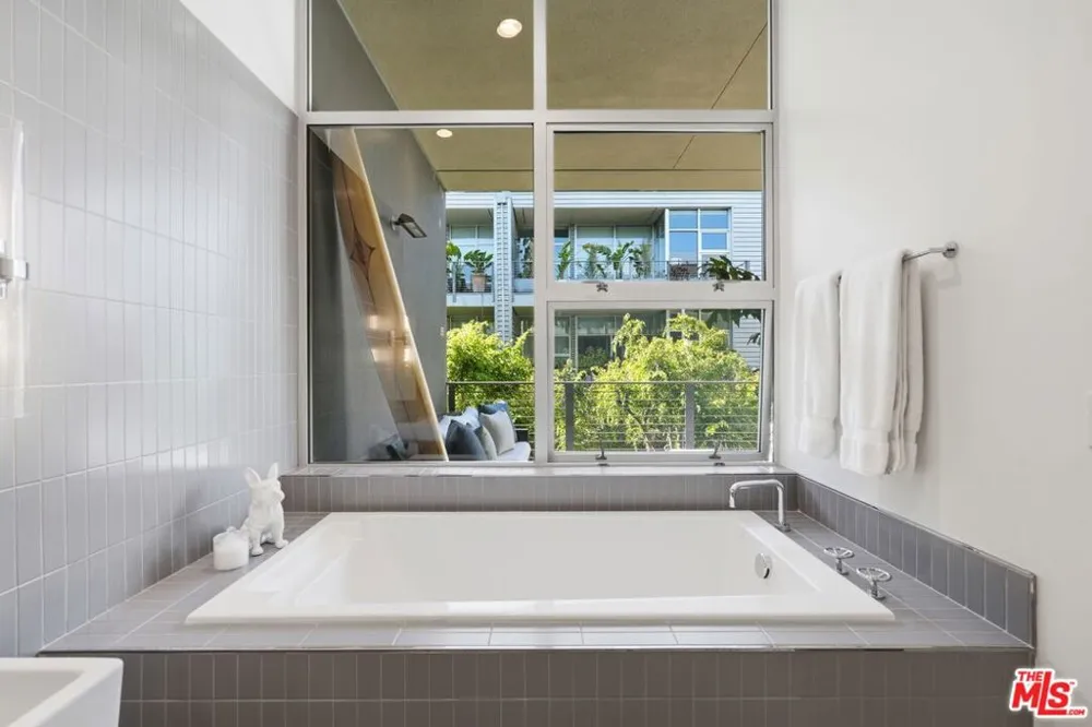 4080 Glencoe Avenue #317 Marina del Rey, CA 90292