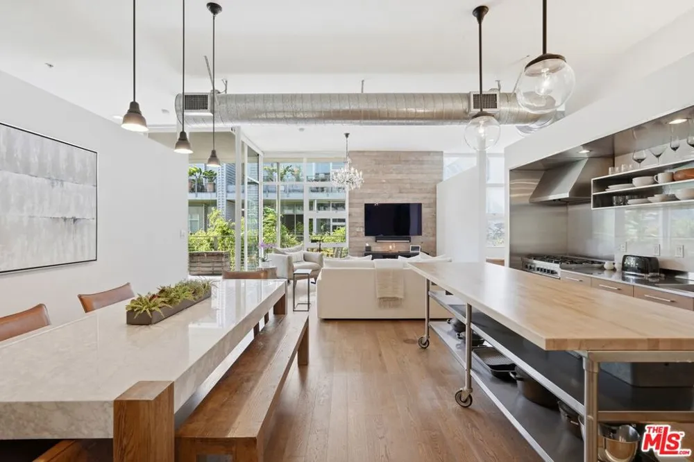 4080 Glencoe Avenue #317 Marina del Rey, CA 90292