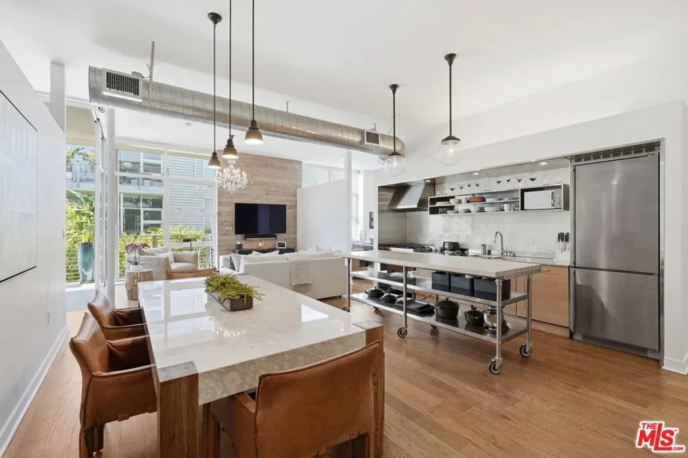 4080 Glencoe Avenue #317 Marina del Rey, CA 90292