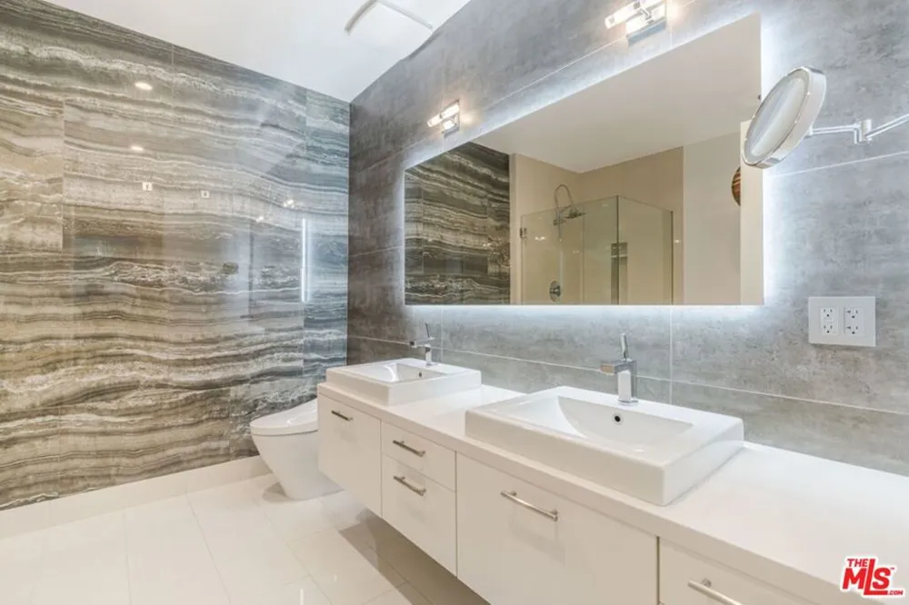 870 Haverford Avenue #101 Pacific Palisades, CA 90272