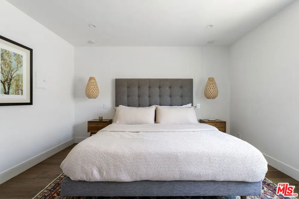 1929 Tamarind Avenue #8 Los Angeles, CA 90068