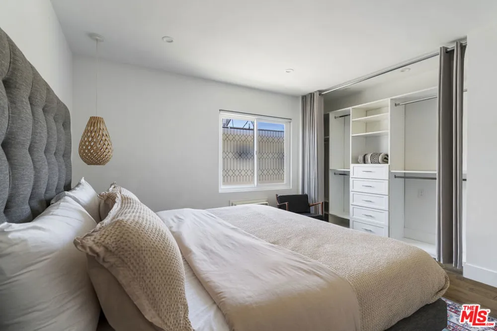 1929 Tamarind Avenue #8 Los Angeles, CA 90068