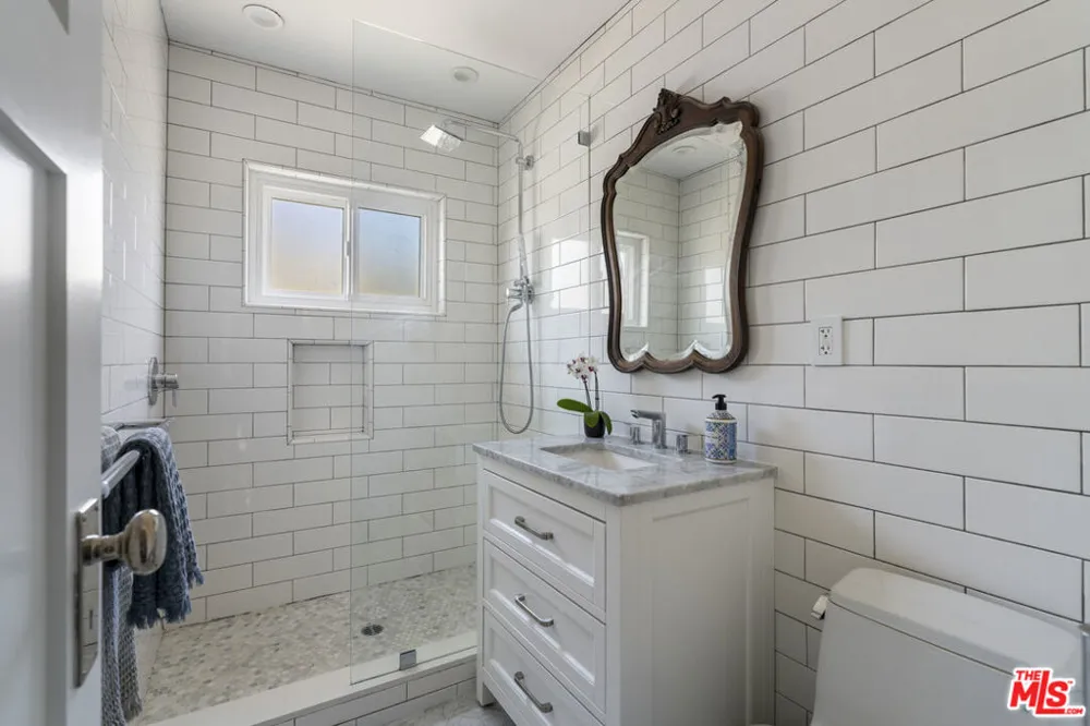 1929 Tamarind Avenue #8 Los Angeles, CA 90068
