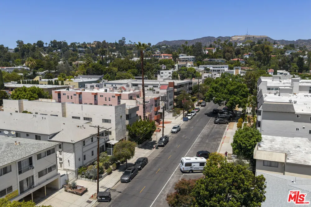 1929 Tamarind Avenue #8 Los Angeles, CA 90068