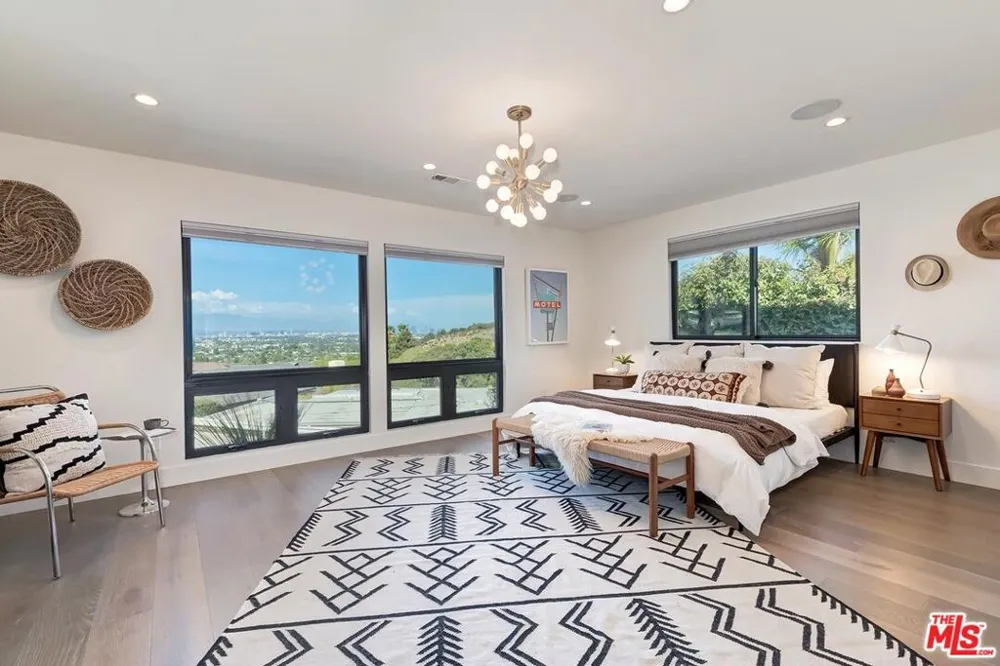 6010 Wright Terrace Culver City, CA 90232