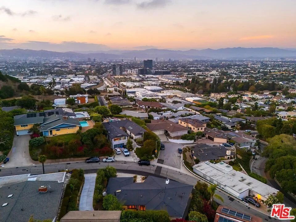 6010 Wright Terrace Culver City, CA 90232