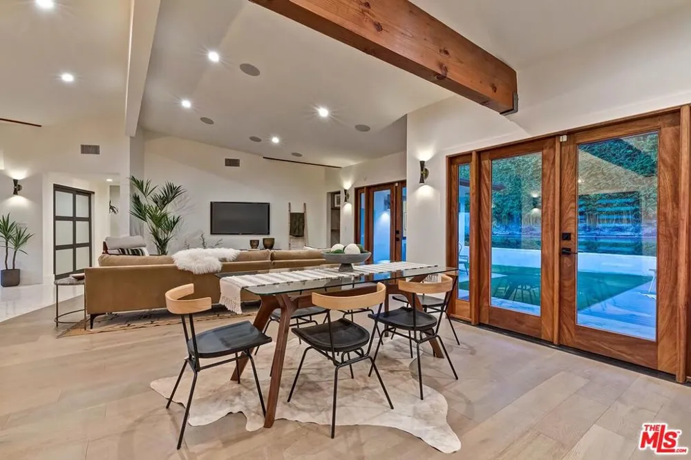 6010 Wright Terrace Culver City, CA 90232