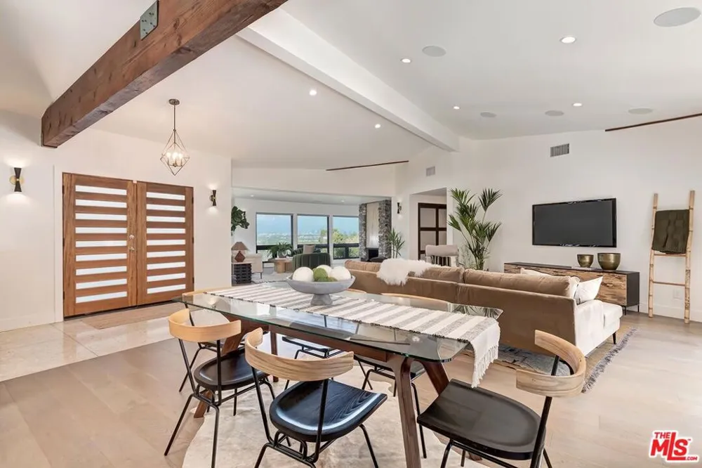 6010 Wright Terrace Culver City, CA 90232