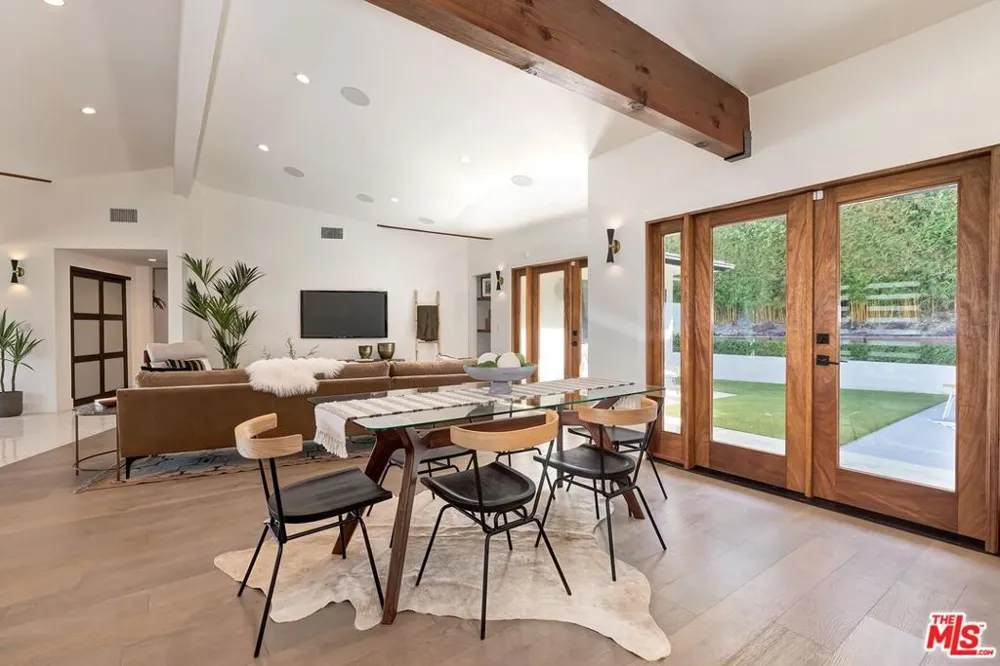 6010 Wright Terrace Culver City, CA 90232