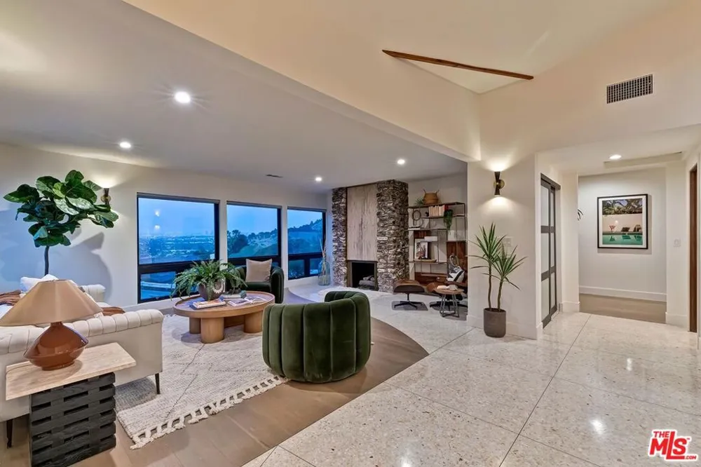 6010 Wright Terrace Culver City, CA 90232