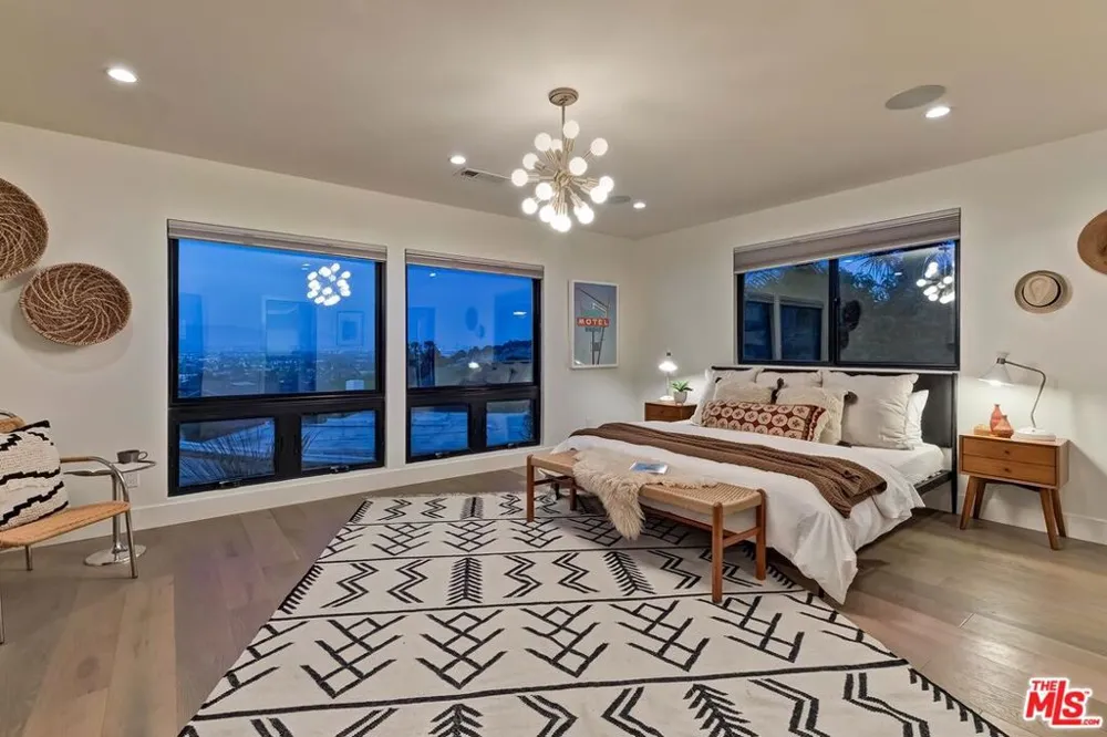 6010 Wright Terrace Culver City, CA 90232