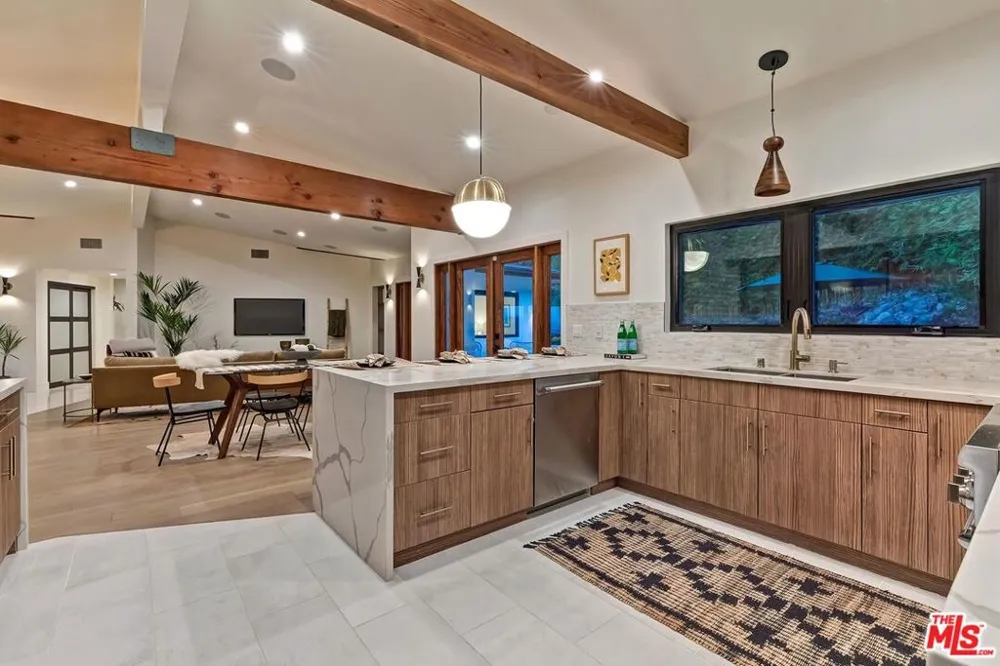 6010 Wright Terrace Culver City, CA 90232