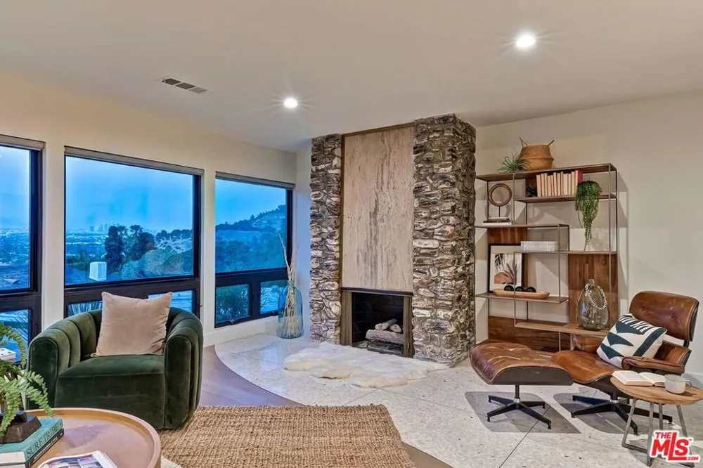 6010 Wright Terrace Culver City, CA 90232