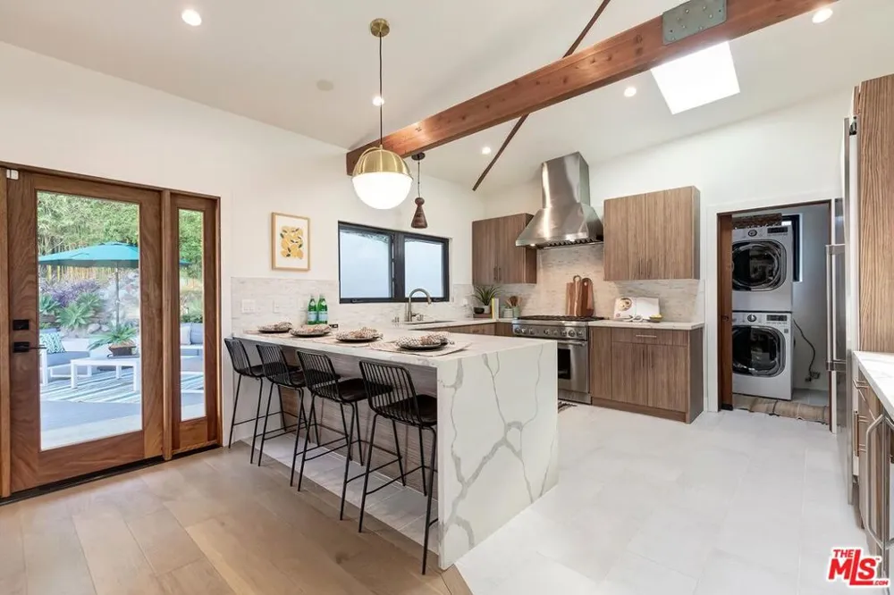 6010 Wright Terrace Culver City, CA 90232