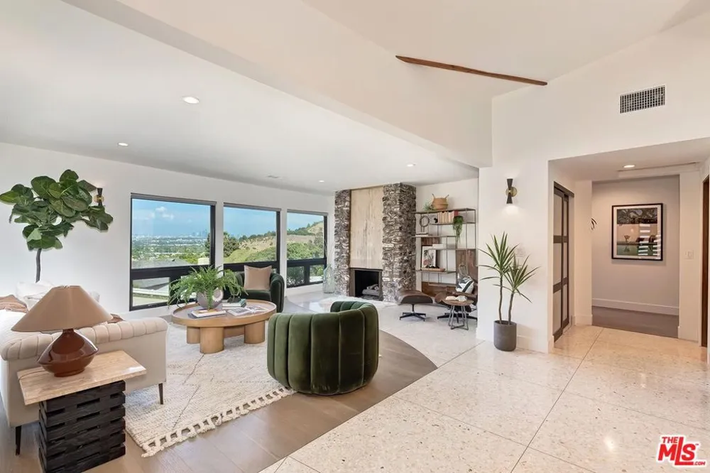 6010 Wright Terrace Culver City, CA 90232