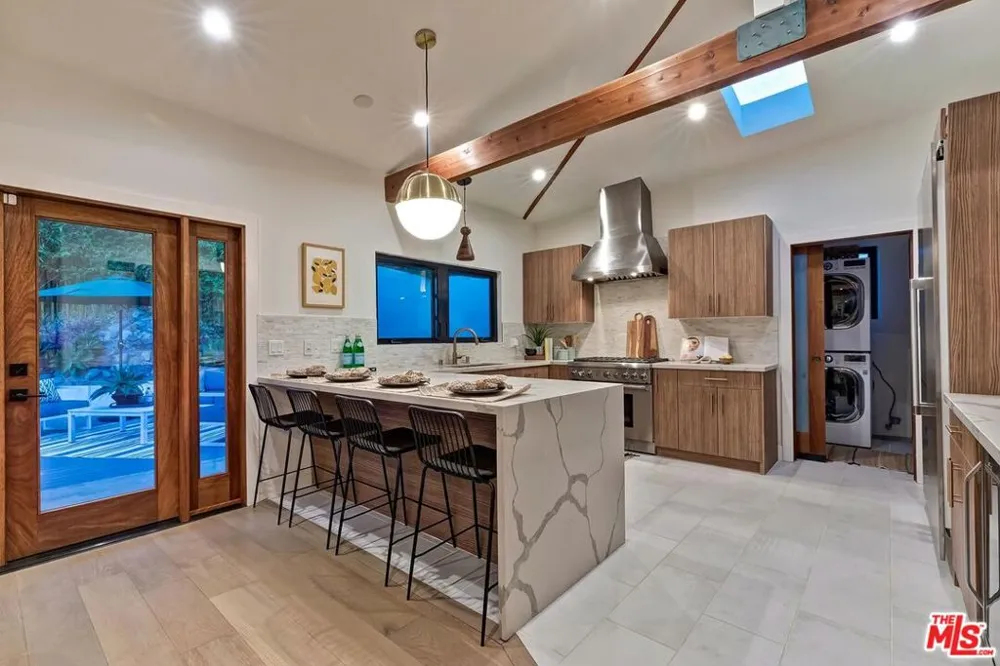 6010 Wright Terrace Culver City, CA 90232