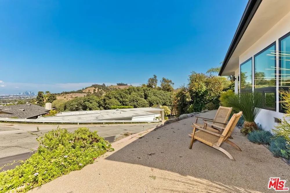 6010 Wright Terrace Culver City, CA 90232