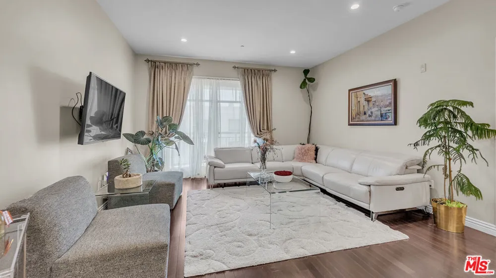 611 Caruso Avenue Glendale, CA 91210