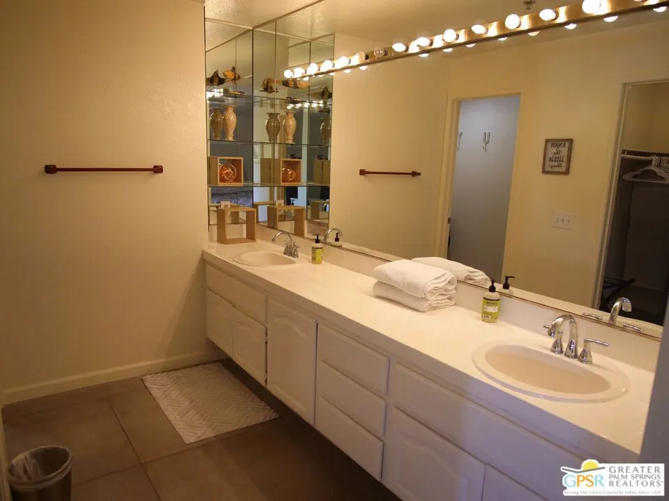 500 E Amado Road #706 Palm Springs, CA 92262