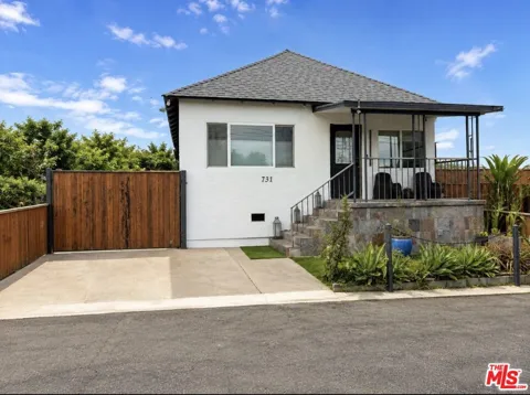 731 Coronel Street