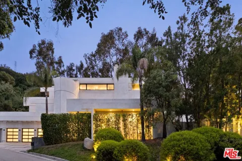 11210 Briarcliff Lane