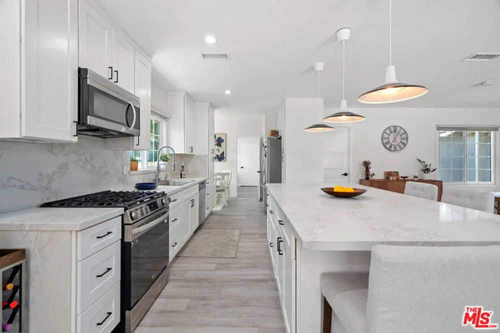 14346 Killion Street Sherman Oaks, CA 91401