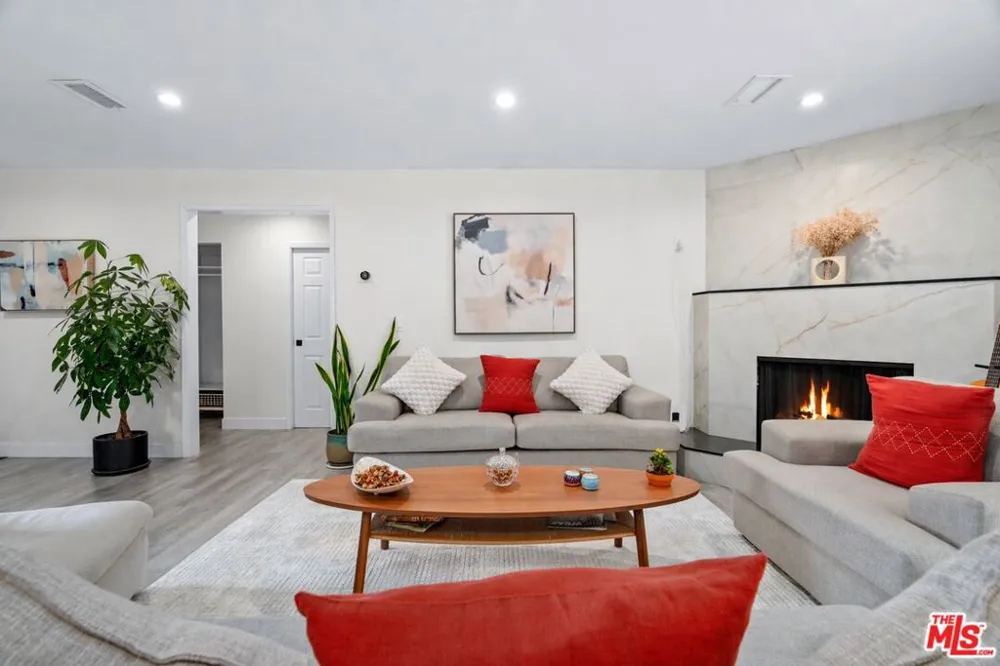 14346 Killion Street Sherman Oaks, CA 91401