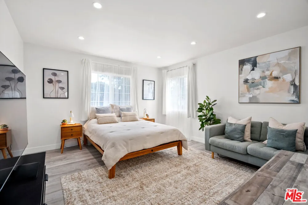 14346 Killion Street Sherman Oaks, CA 91401