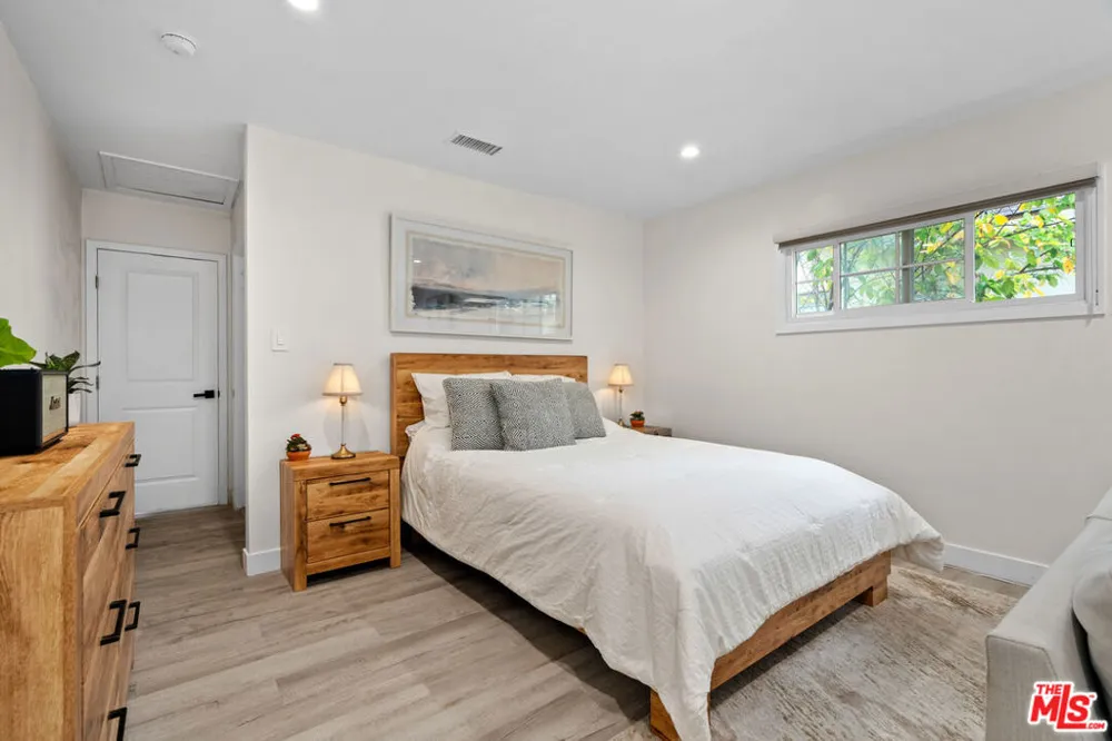 14346 Killion Street Sherman Oaks, CA 91401