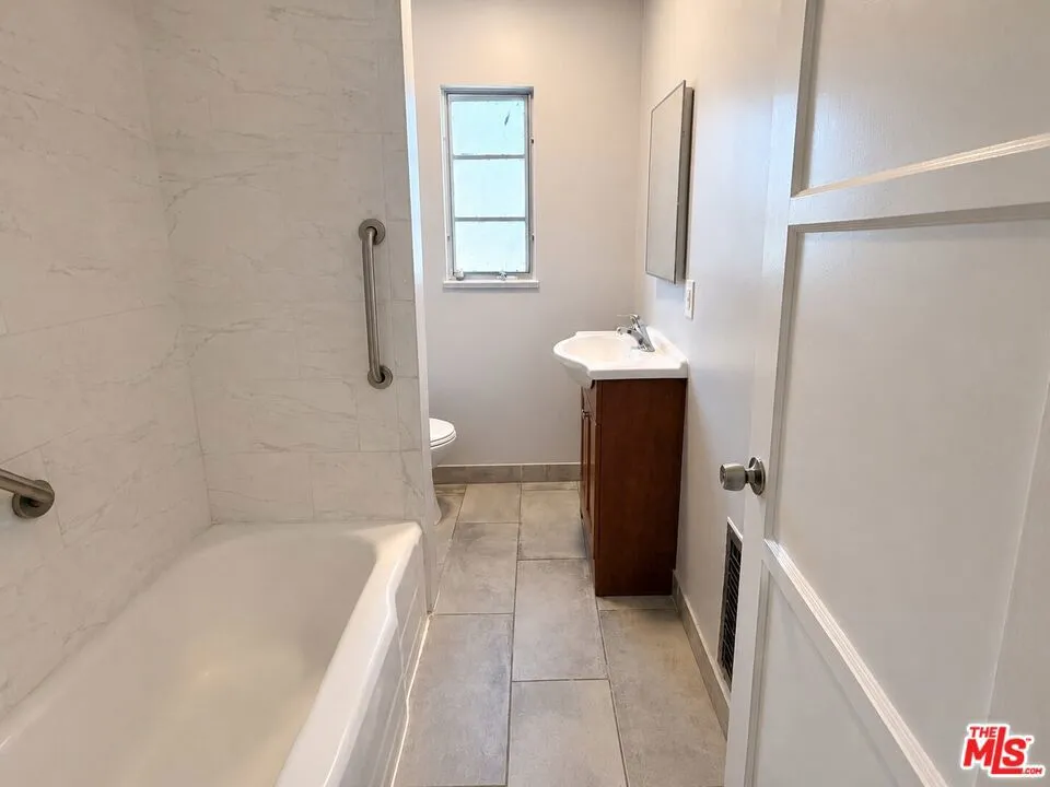 202 Locust Street #6 Inglewood, CA 90301
