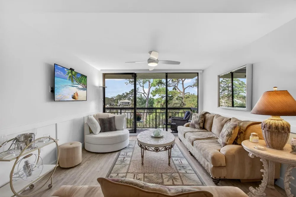 1901 MARINA ISLE WAY #304 Jupiter, FL 33477