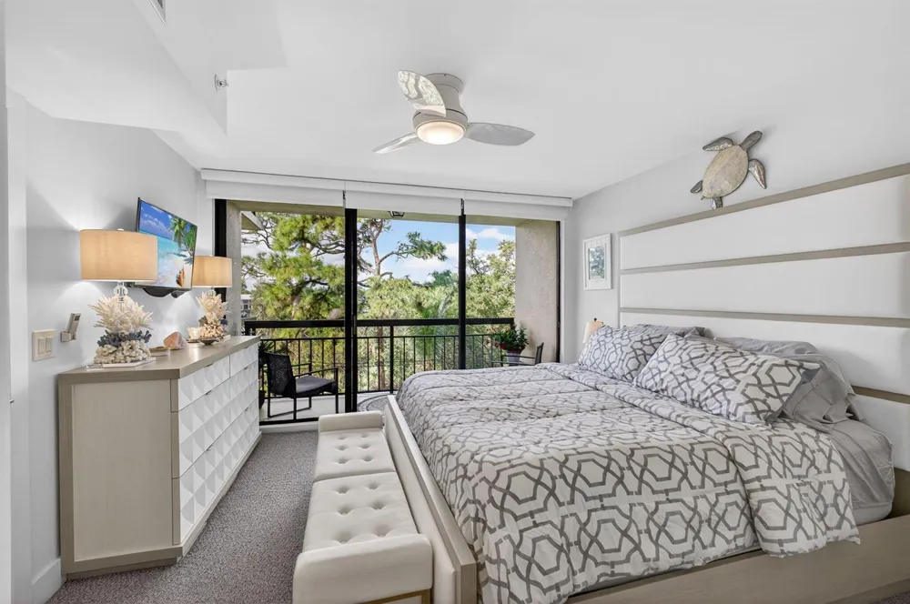 1901 MARINA ISLE WAY #304 Jupiter, FL 33477