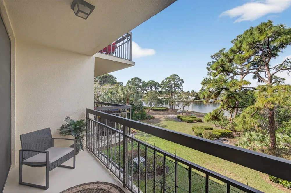 1901 MARINA ISLE WAY #304 Jupiter, FL 33477