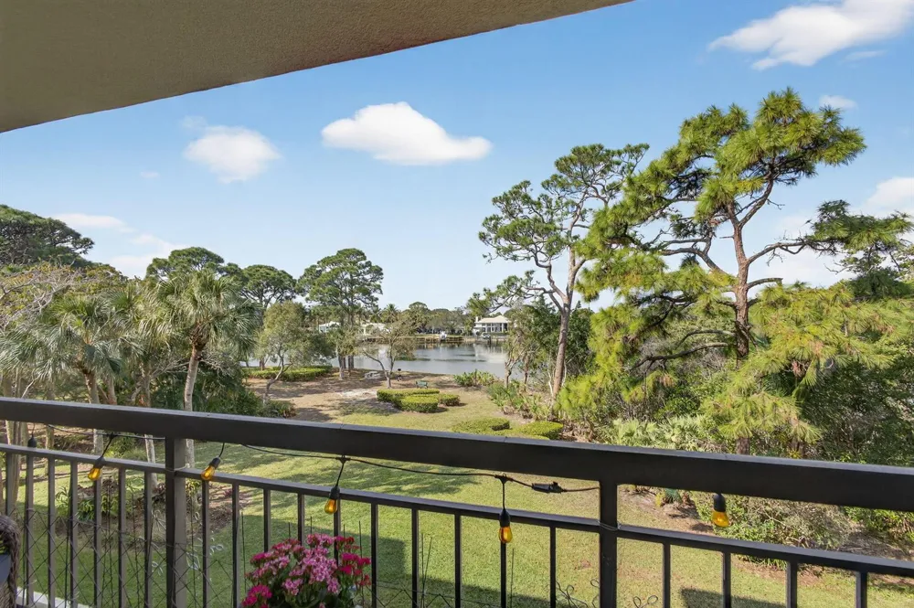 1901 MARINA ISLE WAY #304 Jupiter, FL 33477