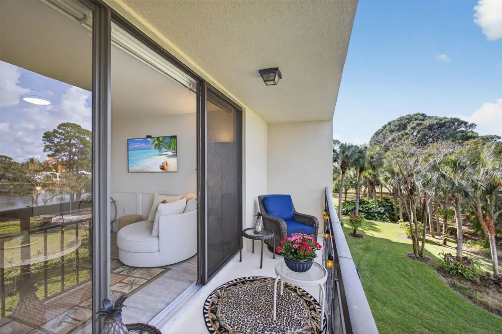 1901 MARINA ISLE WAY #304 Jupiter, FL 33477