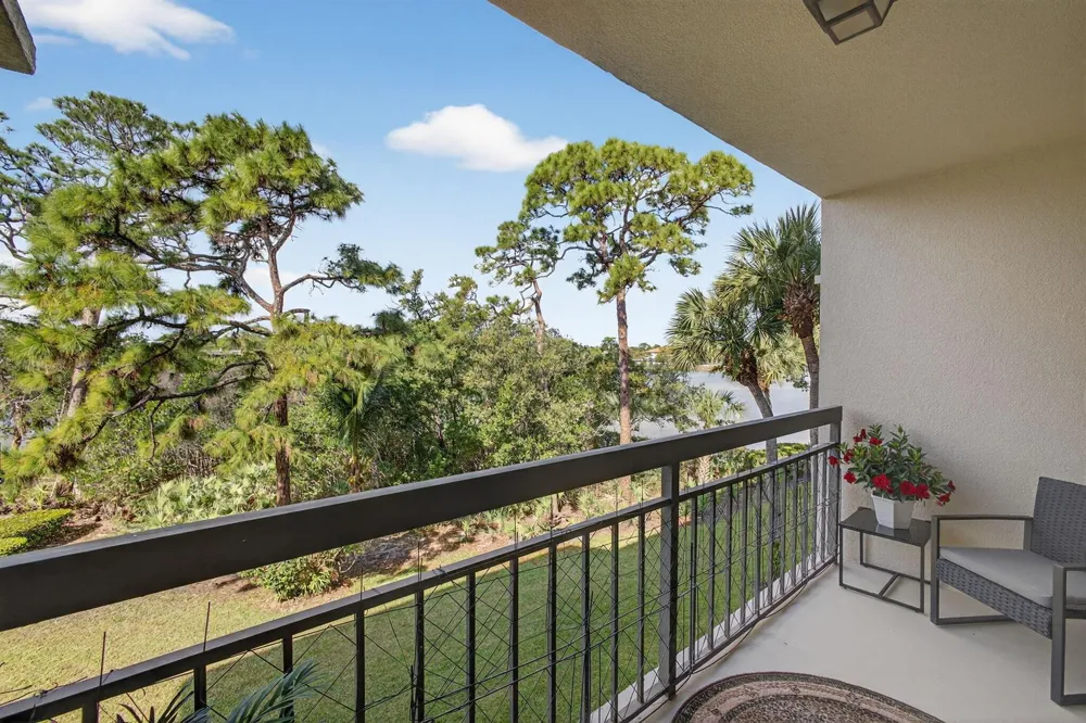 1901 MARINA ISLE WAY #304 Jupiter, FL 33477