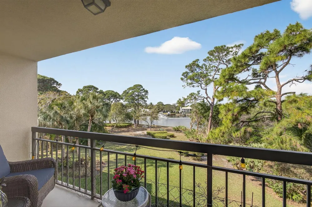 1901 MARINA ISLE WAY #304 Jupiter, FL 33477