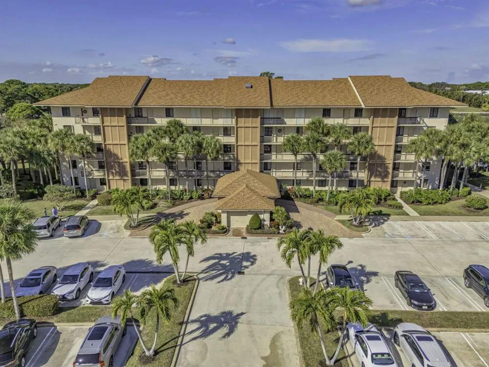 1901 MARINA ISLE WAY #304 Jupiter, FL 33477