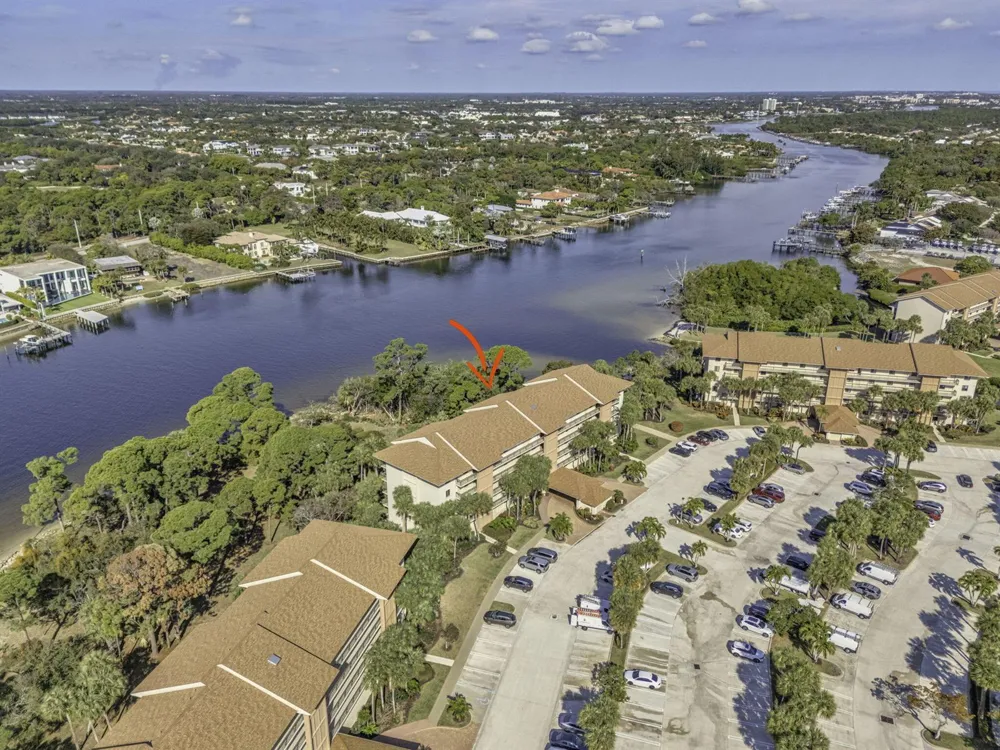 1901 MARINA ISLE WAY #304 Jupiter, FL 33477