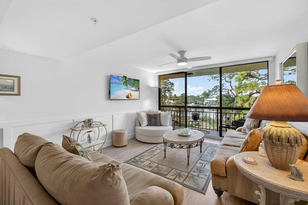 1901 MARINA ISLE WAY #304 Jupiter, FL 33477