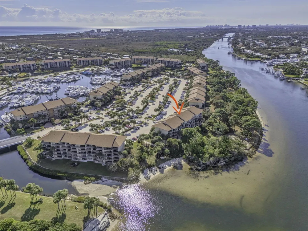 1901 MARINA ISLE WAY #304 Jupiter, FL 33477