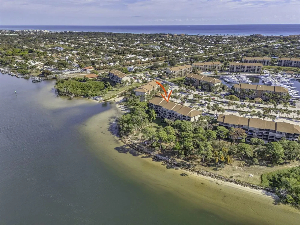 1901 MARINA ISLE WAY #304 Jupiter, FL 33477