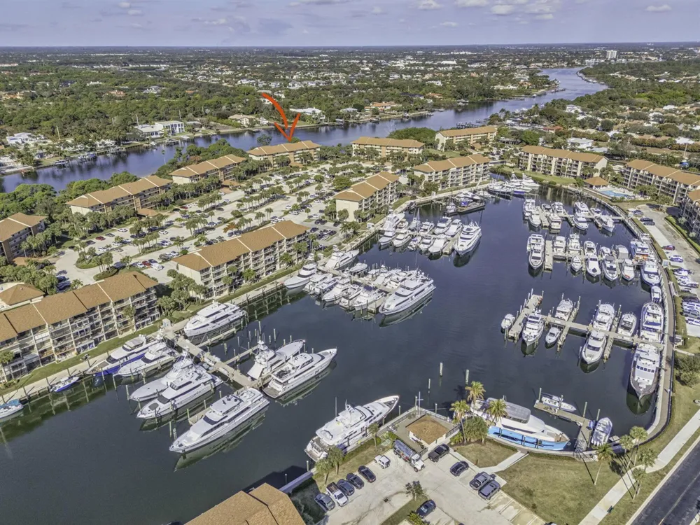 1901 MARINA ISLE WAY #304 Jupiter, FL 33477