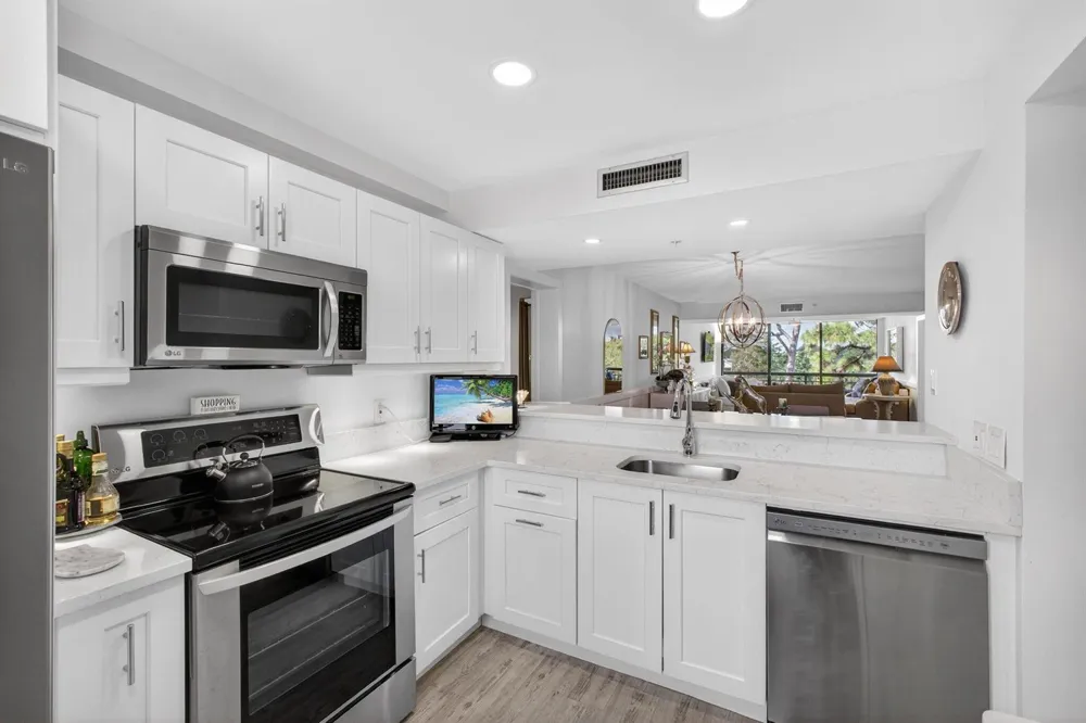 1901 MARINA ISLE WAY #304 Jupiter, FL 33477