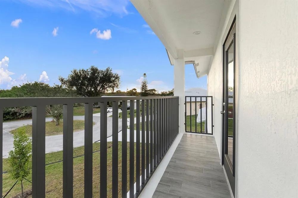 1351 SW Don Court Port St. Lucie, FL 34953