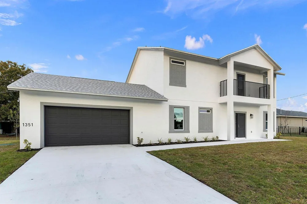1351 SW Don Court Port St. Lucie, FL 34953