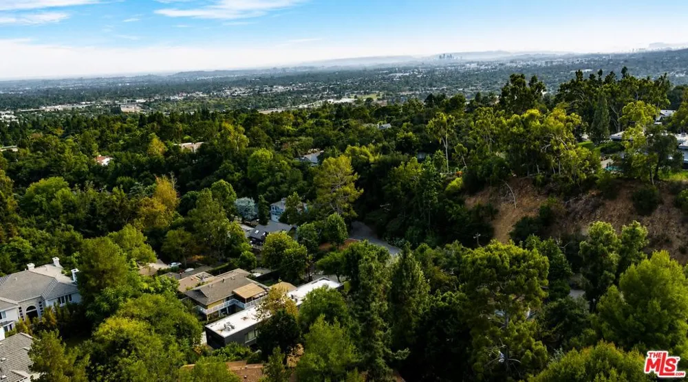 3577 Shaw Ranch Rd Pasadena, CA 91107